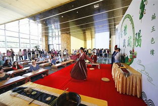 大報(bào)恩寺景區(qū)組織在寧留學(xué)生體驗(yàn)端午傳統(tǒng)文化，促進(jìn)中外文化藝術(shù)交流